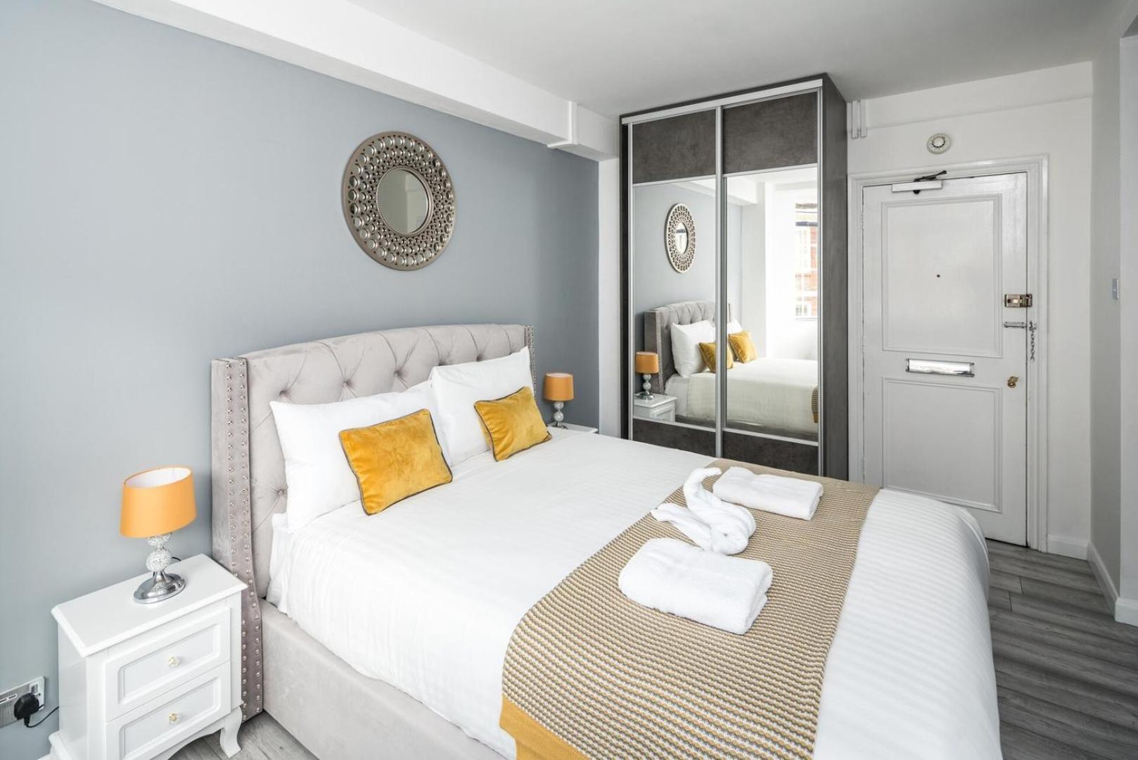 New Sleek & Modern Studio In The Heart Of Chelsea London Bagian luar foto